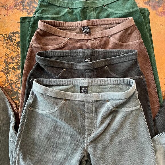 Bundle of HUE Corduroy Leggings - Picture 3 of 5